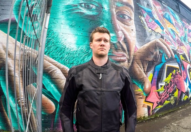 Alex Bage teste pour vous le blouson en cuir DMP Smoke