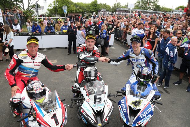 Michael Dunlop remporte le Senior TT