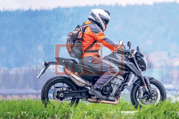 Nouveautés : KTM Adventure 800 et Duke 800