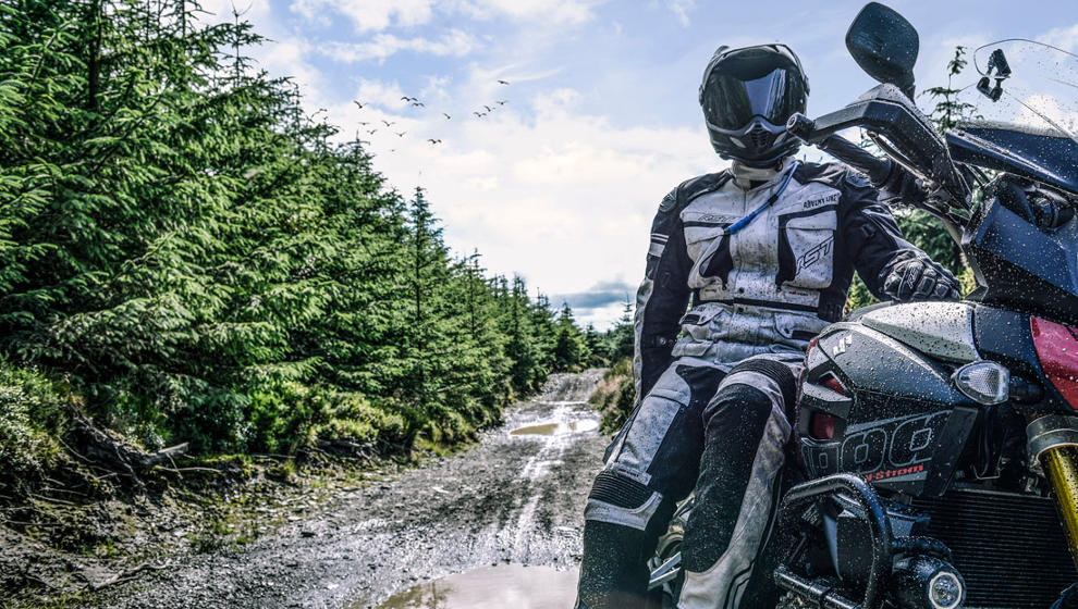 equipement-pilote-motard-moto-trail-aventure-blouson-veste-casque-bottes-gants-adventure-store  - Dafy the Blog