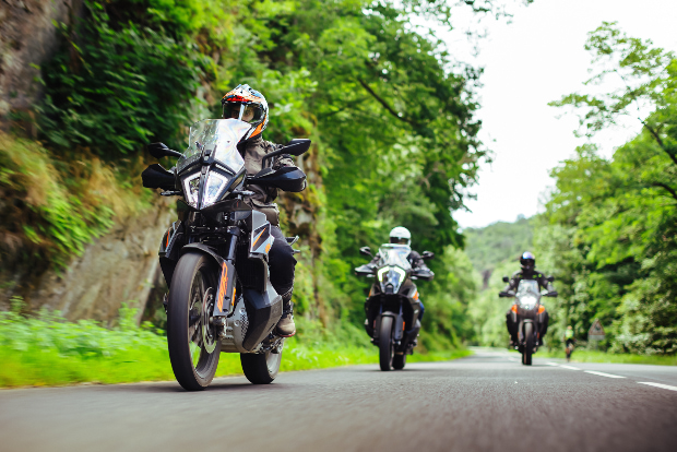Dafy Camp Day : Pneu Moto Michelin Road 6