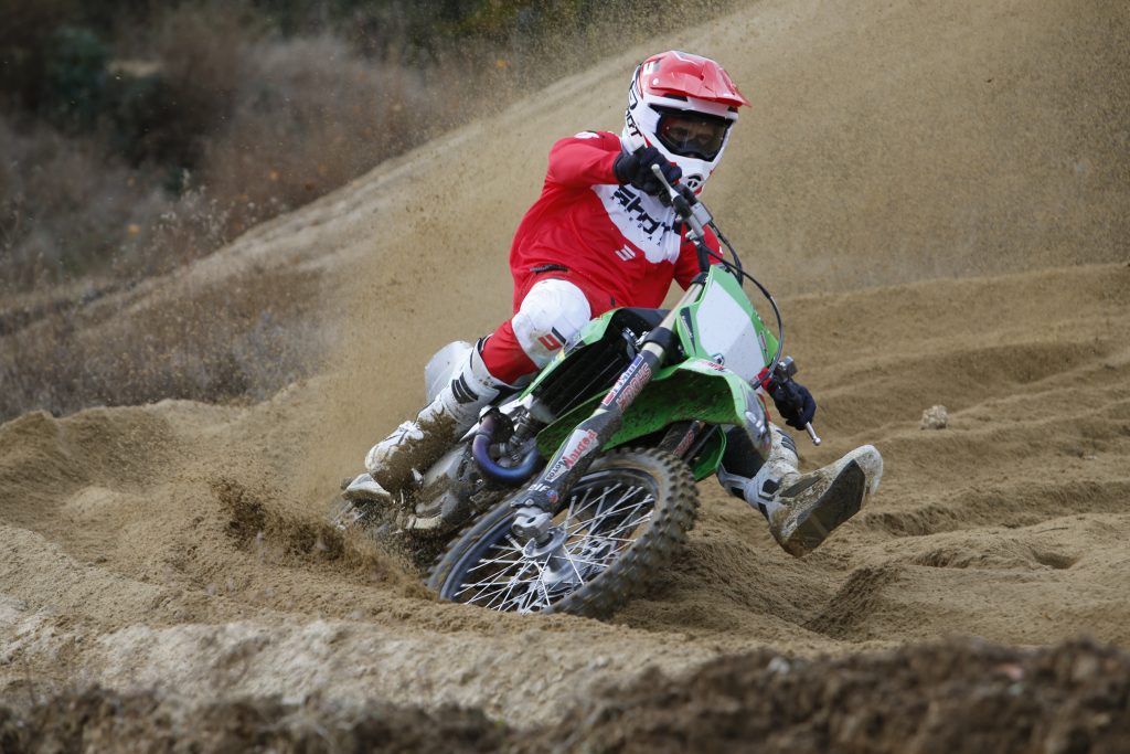 essai off road - kawasaki KX 2022 - glisse