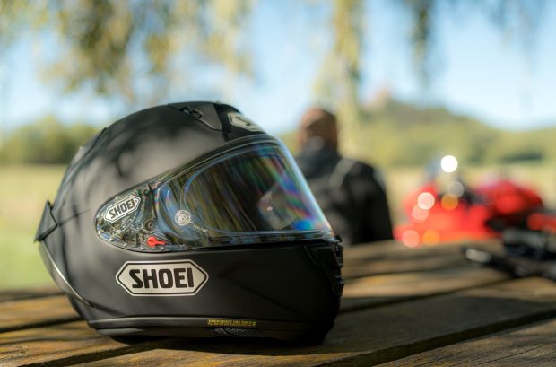 un casque sportif au quotidien shoei x spr pro