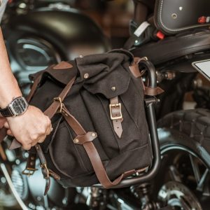 Comment sécuriser sa sacoche moto