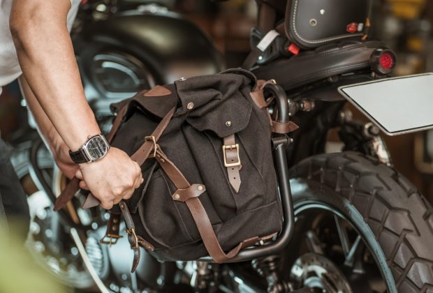 Comment sécuriser sa sacoche moto